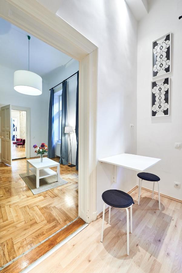 Large Apartment For Groups City Center Dist. VII Budapešť Exteriér fotografie